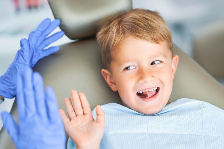 Guía para el manejo de los dientes de leche que se mueven - Torres Dental -Dentista en Toledo